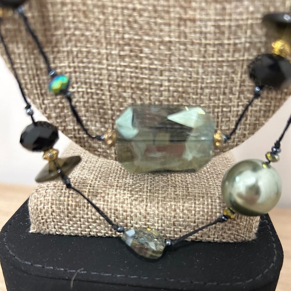 PREMIER DESIGNS Emerald Isle black station necklace w/ faceted glass - Picture 3 of 4